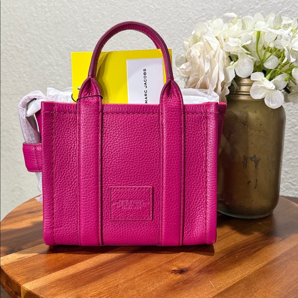 Marc Jacobs The Leather Crossbody Mini Tote Bag In Lipstick Pink BNWT - Picture 6 of 13